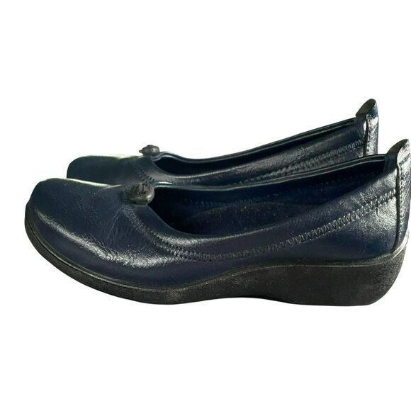Patrizia By Spring Step Womens Size 7 Navy Leather Comfort Flats With Button - Picture 2 of 6